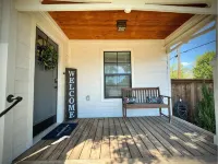 LadyFace Cottage: close to Magnolia & Baylor! - บังกะโล
