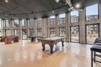 Blue Bliss 2BR 2BTH with Indoor Pool, FREE Parking, Near NYC & EWR Airport - 3-نجوم