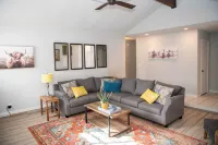 Beautifully Remodeled 3-Bedroom Cozy Home!! - 2-Star