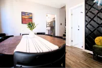 Tipp Hill Home, near local eateries and pubs, walkable, near SU and Hospitals - บังกะโล