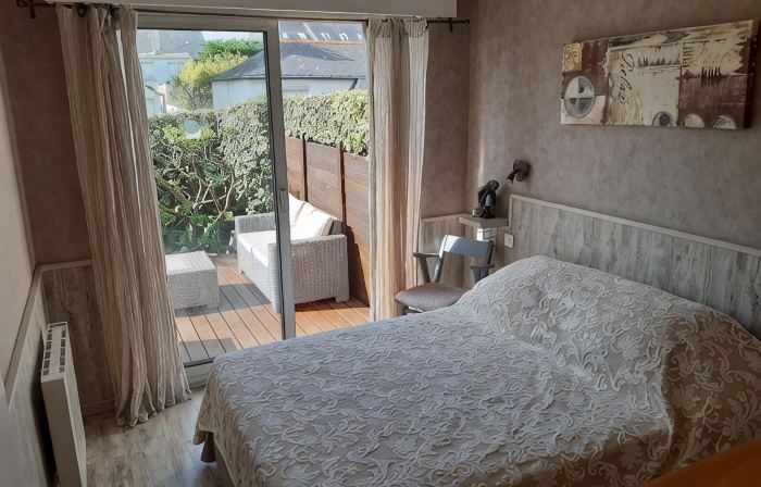 Apartment in small residence 300 m from beach and town center