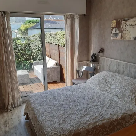 Apartment in small residence 300 m from beach and town center