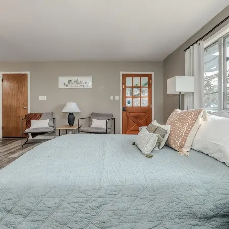 NEW! Cozy Ranch/ Sleeps 8/ 5 Mins to Grand Pk/ Just Mins to Downtown Westfield!