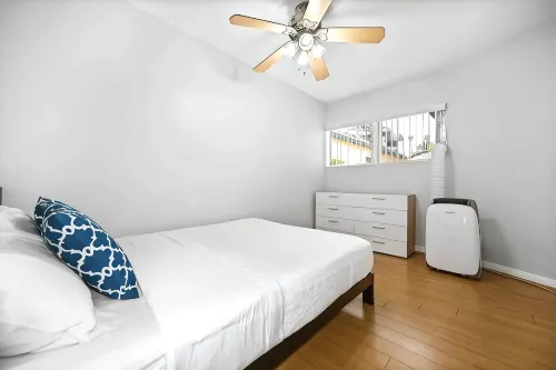 Elegant Beach 2 Bedroom 2 Bath - Gym