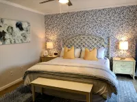 Walk to beach. Perfect for families & couples. Pool & tennis onsite. - 2성급