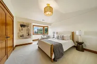Large luxury home!  Views!  Hot tub!  Game room!  EV charger! Pool table! Grill! - 廚房