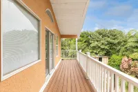 Luxury Beachside OASIS with Private Pool - Steps to private beach & restaurants - 4-Star