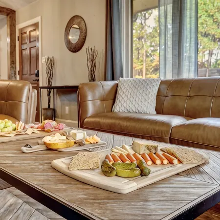 Tranquil Retreat w/ Hot Tub, Large Patio, 2 living rooms