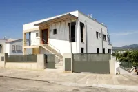 Luxury apartment with beautiful views, private pool and beach access - Villaer