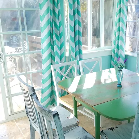 5 Minute Walk to Beach! 4 Br 2 Bath Gorgeous Private Classic California Bungalow