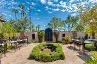 STR 2025 002405 - Tuscan Camelback Mountain Mansion - Close to Everything!! - 5 stelle