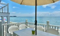 Charming 3 Bedroom Beach Front Cottage - 3-Star