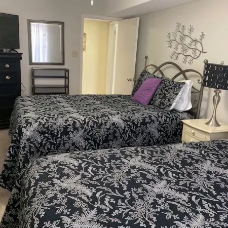 Discounted Rates! Breathtaking Views from Beautiful Corner Unit! 3 Br/2 BA.