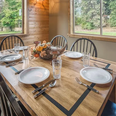 Icicle Creek Lodge 2 Minutes to Downtown Leavenworth3 bedrooms 3 baths
