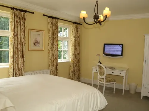 Flynns of Termonfeckin Boutique Hotel - parking