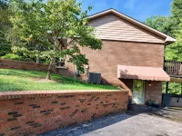 Charming 3 Bed 2 Bath Home  Game & Laundry Room  Hot Tub in Hocking Foothills - 2-Star