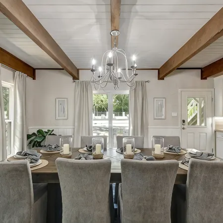 Southern Charm - Huge Hill Country Home on 4 Acres w/Pool, Hot Tub & Fire Pit