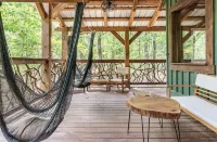 FoResTree House- Peaceful Luxury Treehouse Hot tub - 4-Star