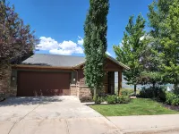 Luxury Deer Valley East Retreat with Stunning Lake Views - 1.5 Miles from Slopes - Bathtub