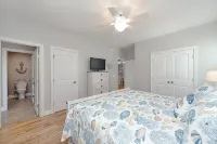 Beach Paradise with New Luxury Private Pool- Quick Walk to Beach & Shops - 4-Star
