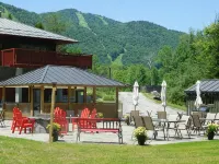 SUNRISE 3BR  - 2 Story Remodeled Condo -  SKI ON & OFF. Pool + Trailside - مسبح