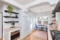 Modern Loft in Historic Birdtown - Unit 8 - Homestays