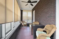 Cheerful 4 Bedroom House - Wifi