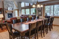 Premier Luxury Home with 7 Br/7.5 BA, Hot Tub, Game Room, Sharc Passes, A/C - 精品