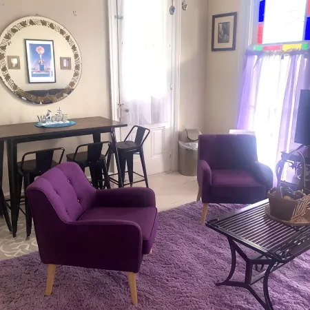 One Bedroom flat 1 block from Beach & 3 blocks from Washington Square