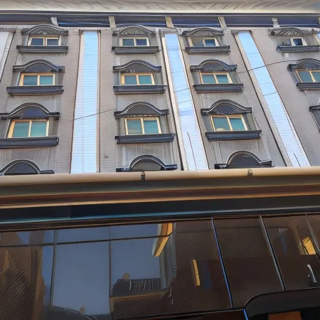 Cube Hotel