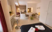 La Résidence Berceau de Bernadette - Kitchens