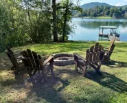 LAKEFRONT 4/3.5, Private Dock, Pool Table, Lakeside Firepit, Kayaks, Paddleboat - 4-Star