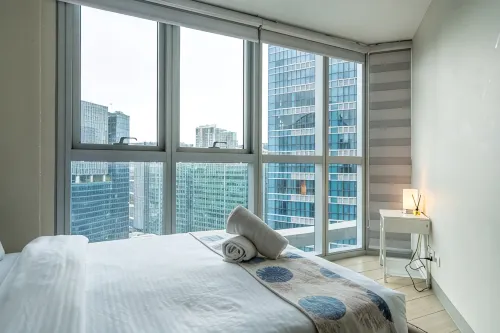 Uptown Parksuites T2 Radiant 2BR Walk to Uptown Mall +Nightlife Xylo - 2 tähden