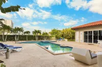 Sunset Residence Eagle Beach w/ King Bed - Beach