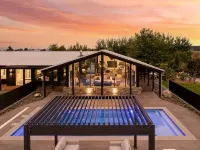 Mackenzie Country Lodge - Pool