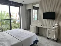 Sam Hotel - Beach
