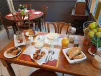 Le Guintrand Hotels in Sault