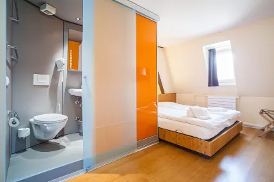 easyHotel Basel City - contactless self check-in