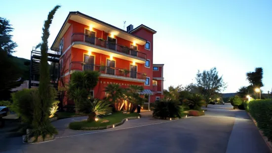 提諾沃洛酒店