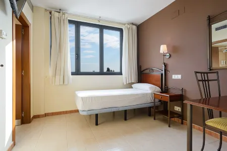 Hospedium Hotel Don Fidel Отели рядом с достопримечательностью «Pk2»