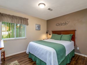 Affordable Corporate Suites - Lynchburg