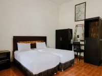 Mahkota Plengkung Hotel dekat Omah Osing Banyuwangi