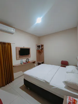 Hotel Pule Joglo Hotel dekat Makam Simbar Joyo Soko