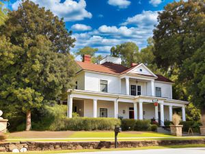 The Veranda Historic Inn