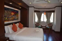 Karon Cafe Inn Hotels near Karon Beach Roundabout