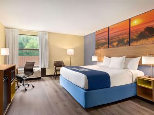 Days Inn & Suites by Wyndham Merrillville