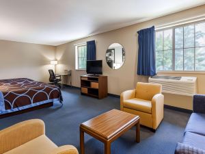 Super 8 by Wyndham Stroudsburg