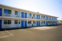 Tulare, CA Hotels in Tulare