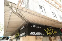 Wee Care Hostel and Dormitory Hotel di Bastora