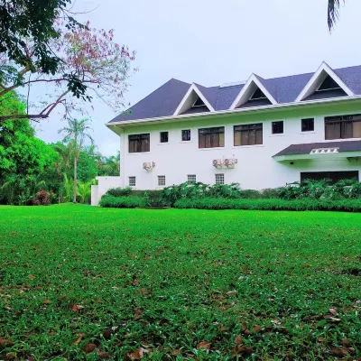 Chateau Bleu Resort Hotels near Monte Michaela Hot Spring Resort Pansol